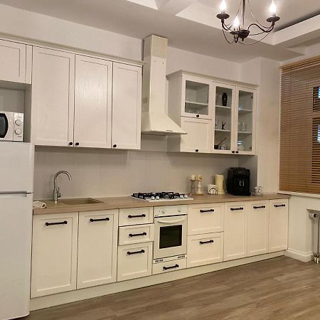 גומל Bright Apartment מראה חיצוני תמונה