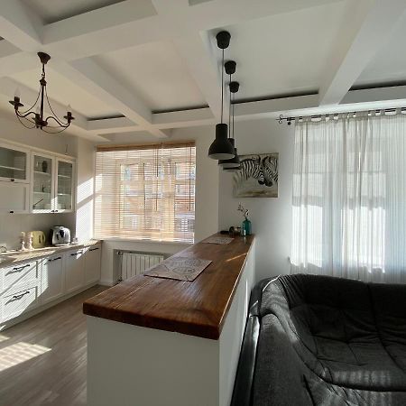 גומל Bright Apartment מראה חיצוני תמונה