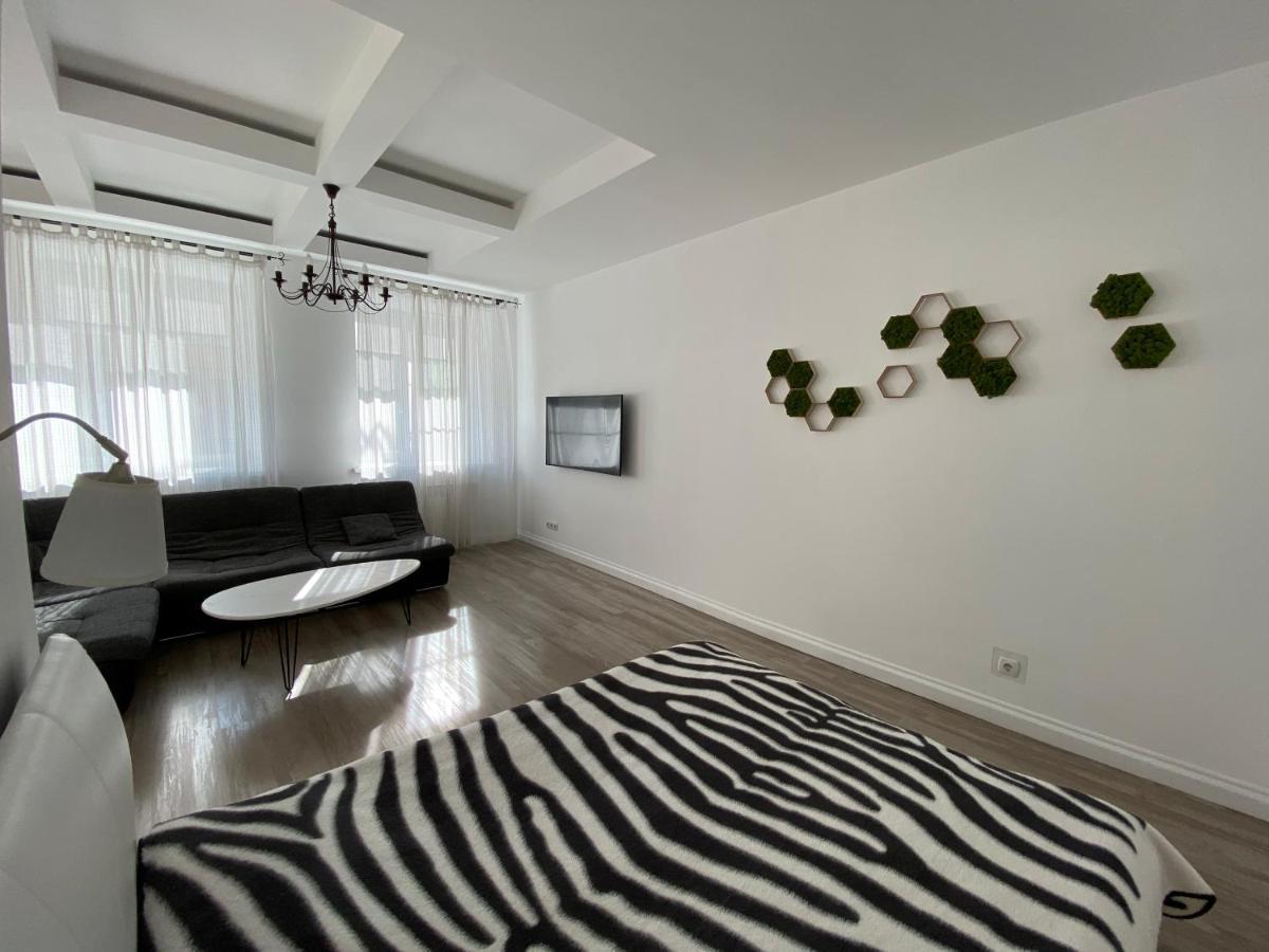 גומל Bright Apartment מראה חיצוני תמונה